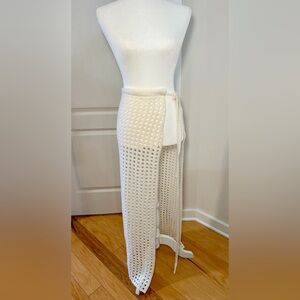 Boohoo Ecru Crochet Maxi Skirt Swimsuit Cover-Up NWT – Size M (37”)